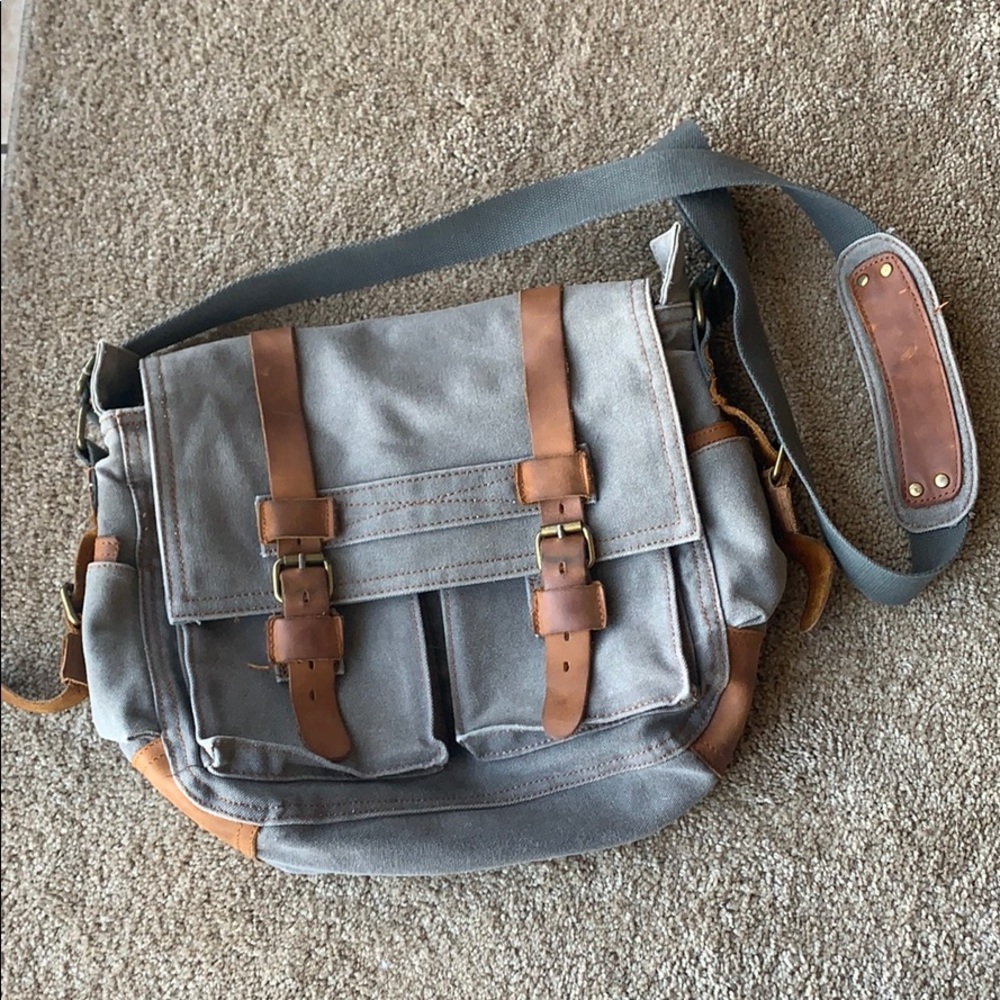 Augur Strauss & Co. crossbody messenger bag